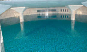 Ein sauberer Trinkwasserbehlter beeinflut die Hygiene positiv, hilft Schden erkennen und lt sich Besuchergruppen gerne vorfhren.